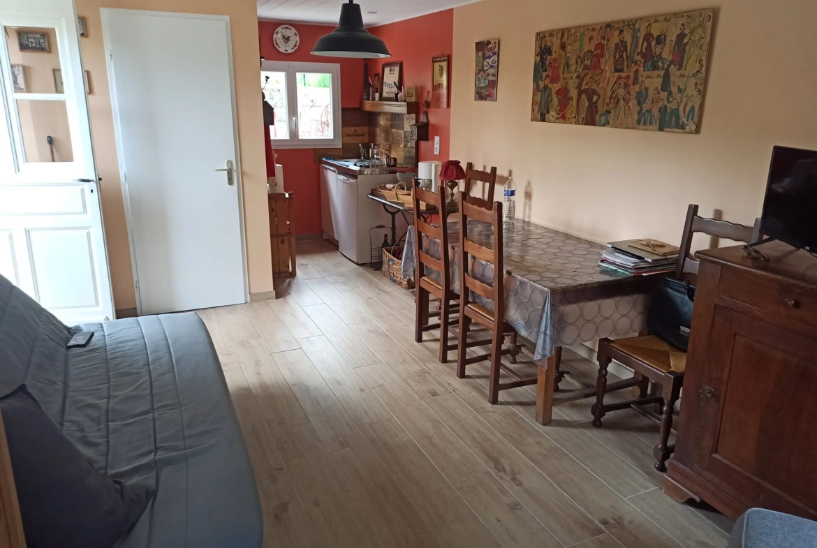 Petite maison à vendre à Roquecourbe avec terrasse, garage et jardin 