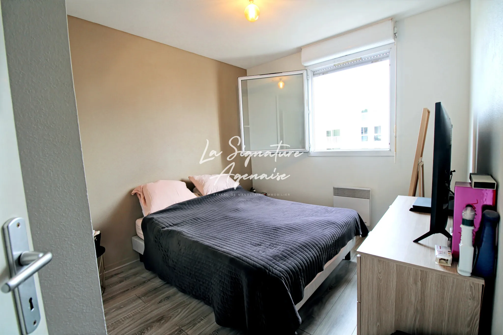 Appartement T3 avec terrasse à Agen, dernier étage avec piscine et parking 