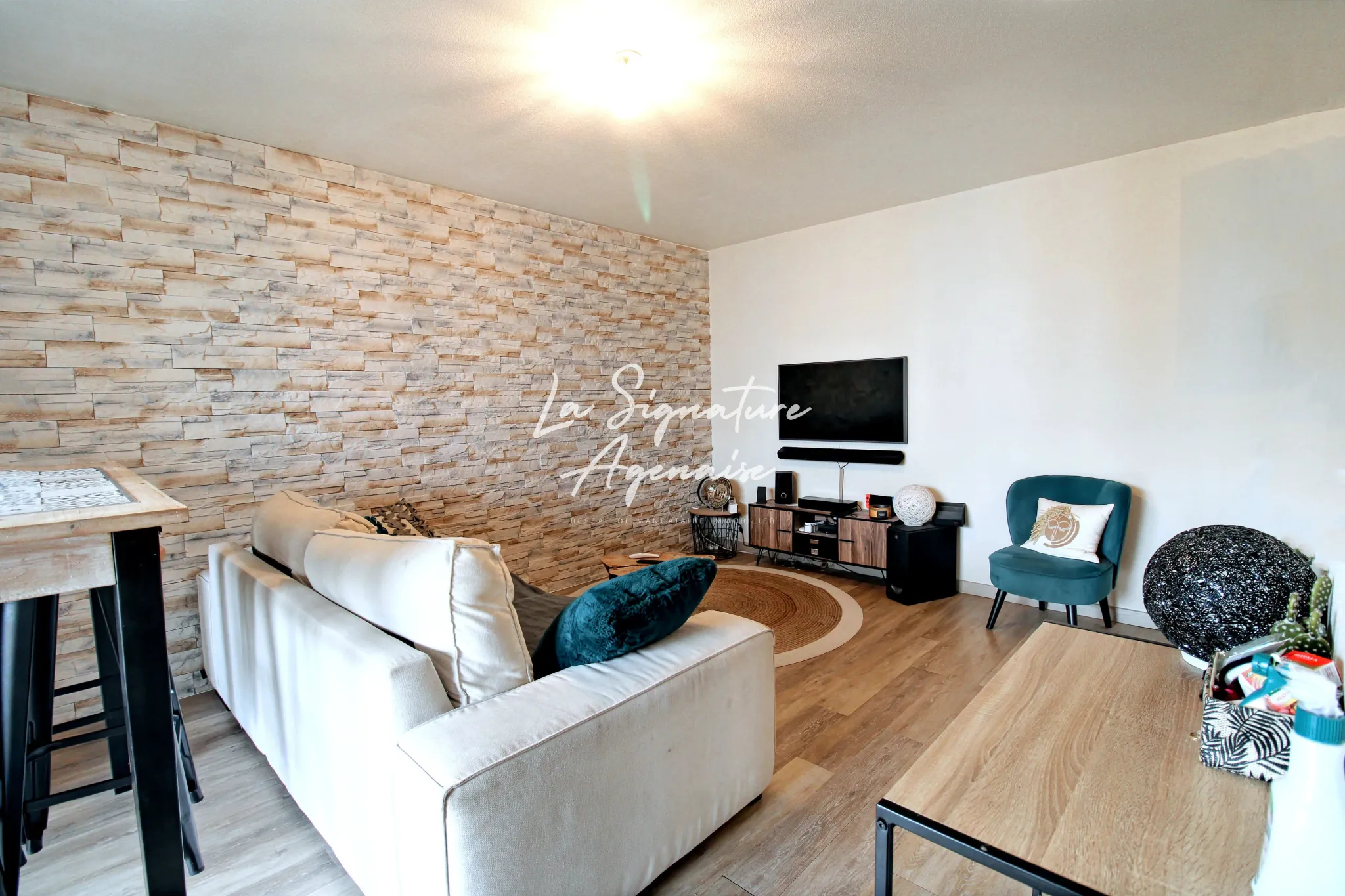 Appartement T3 avec terrasse à Agen, dernier étage avec piscine et parking 
