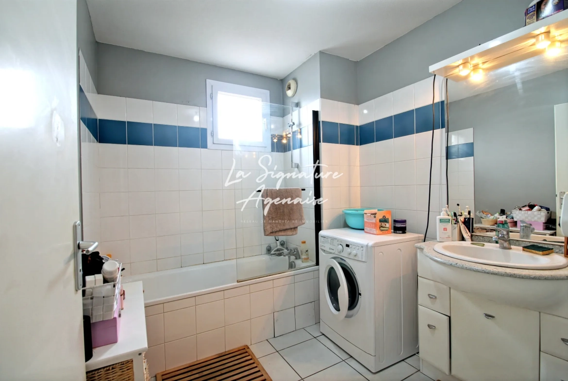 Appartement T3 avec terrasse à Agen, dernier étage avec piscine et parking 