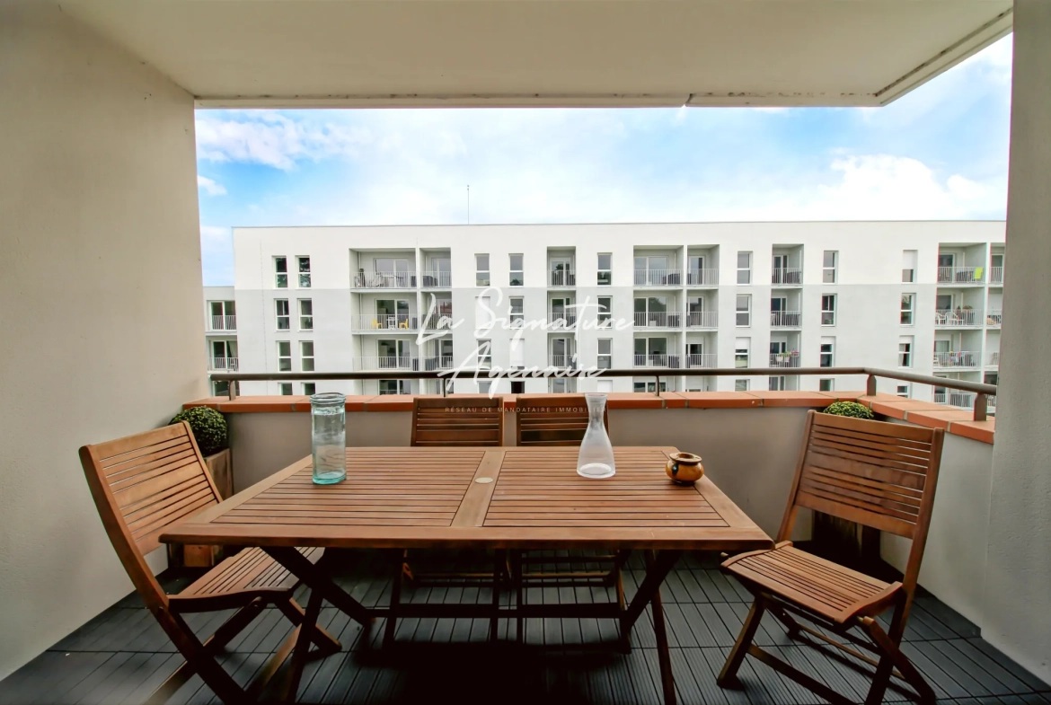 Appartement T3 avec terrasse à Agen, dernier étage avec piscine et parking 