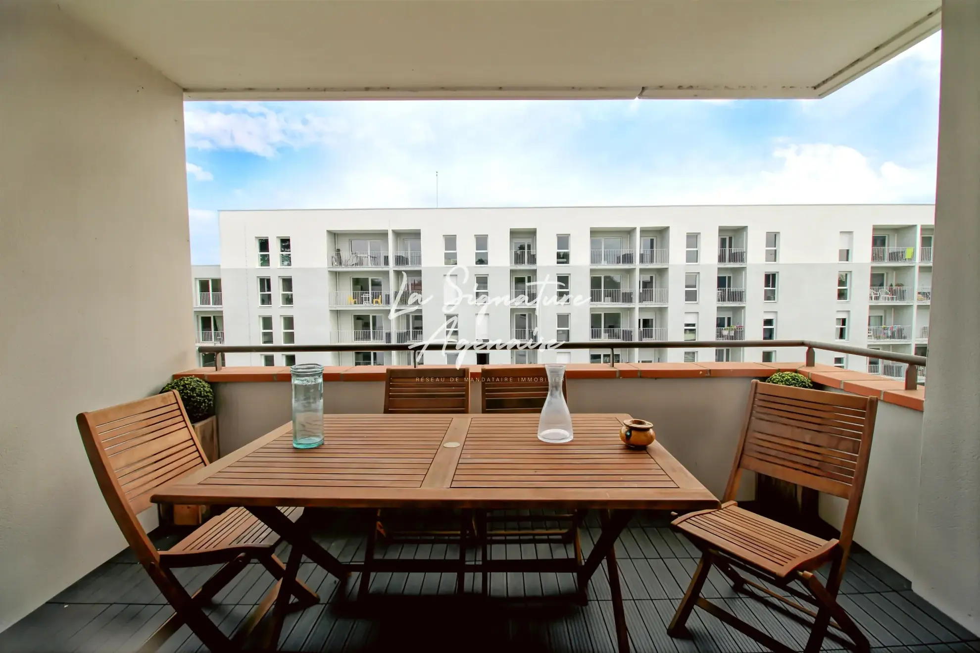 Appartement T3 avec terrasse à Agen, dernier étage avec piscine et parking 