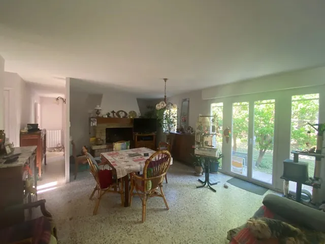Maison 3 chambres de plain-pied avec jardin à Nîmes 