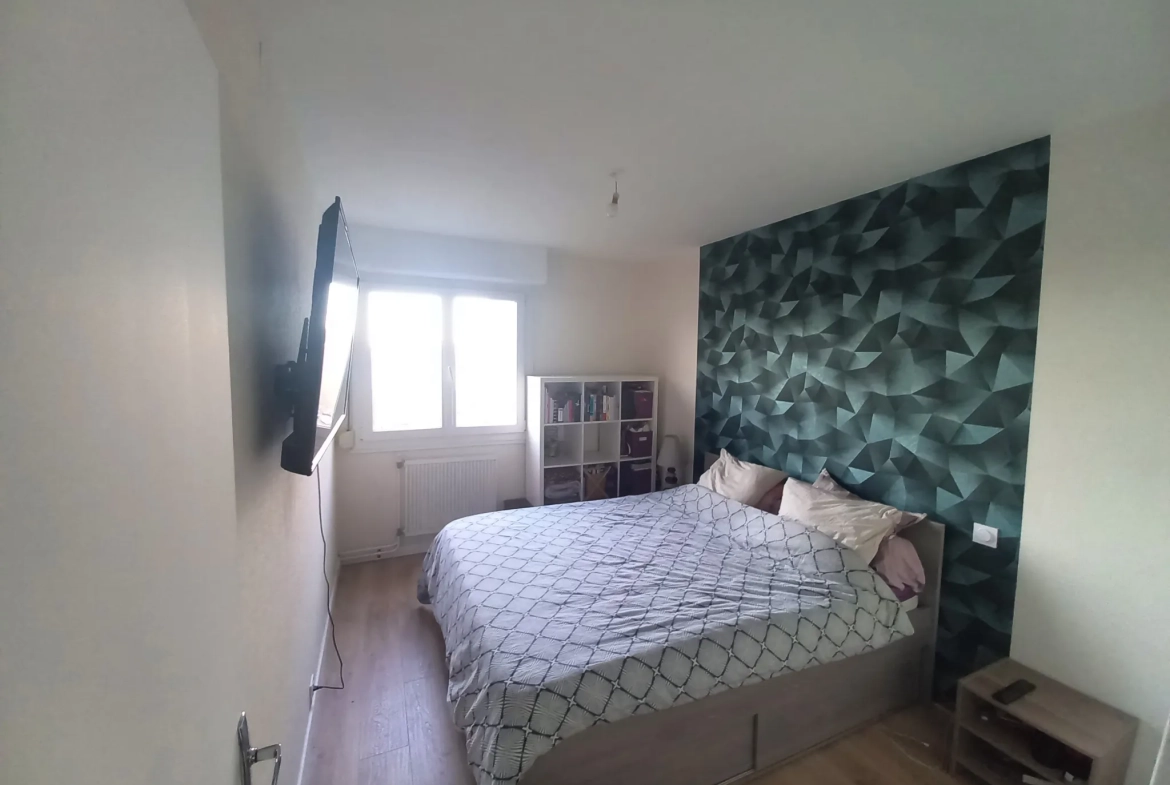 Appartement T3 rénové avec vue et parking au centre de Clermont-Ferrand 