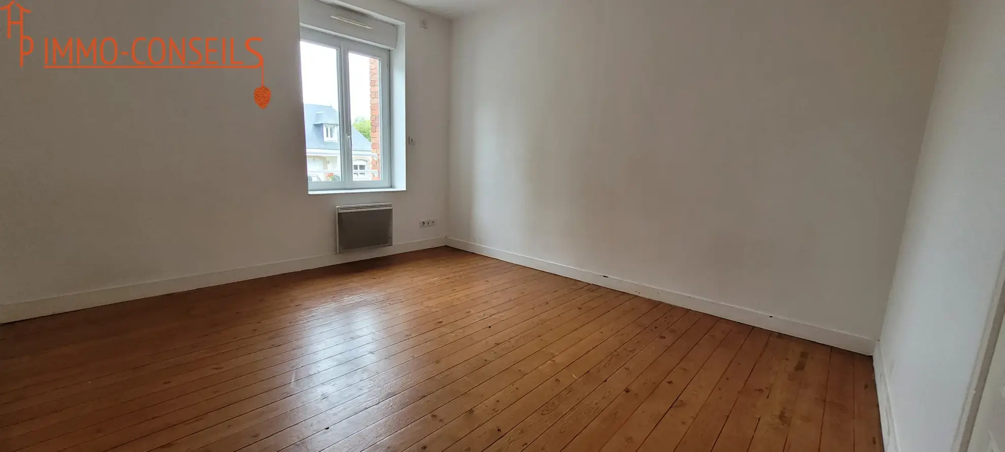 Charmante maison en pierre rénovée avec 3 chambres et bureau à La Chapelle Glain 