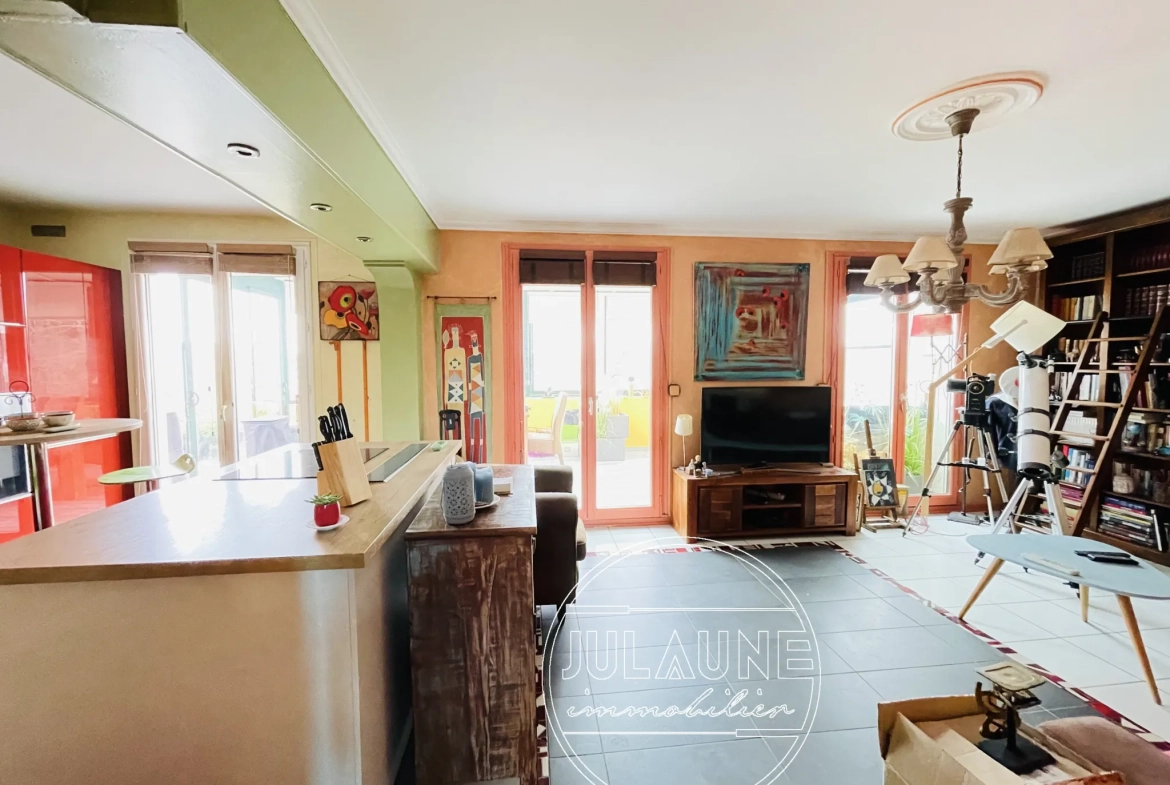 Maison familiale à Isle avec 4 chambres, véranda chauffée et jardin oasis 