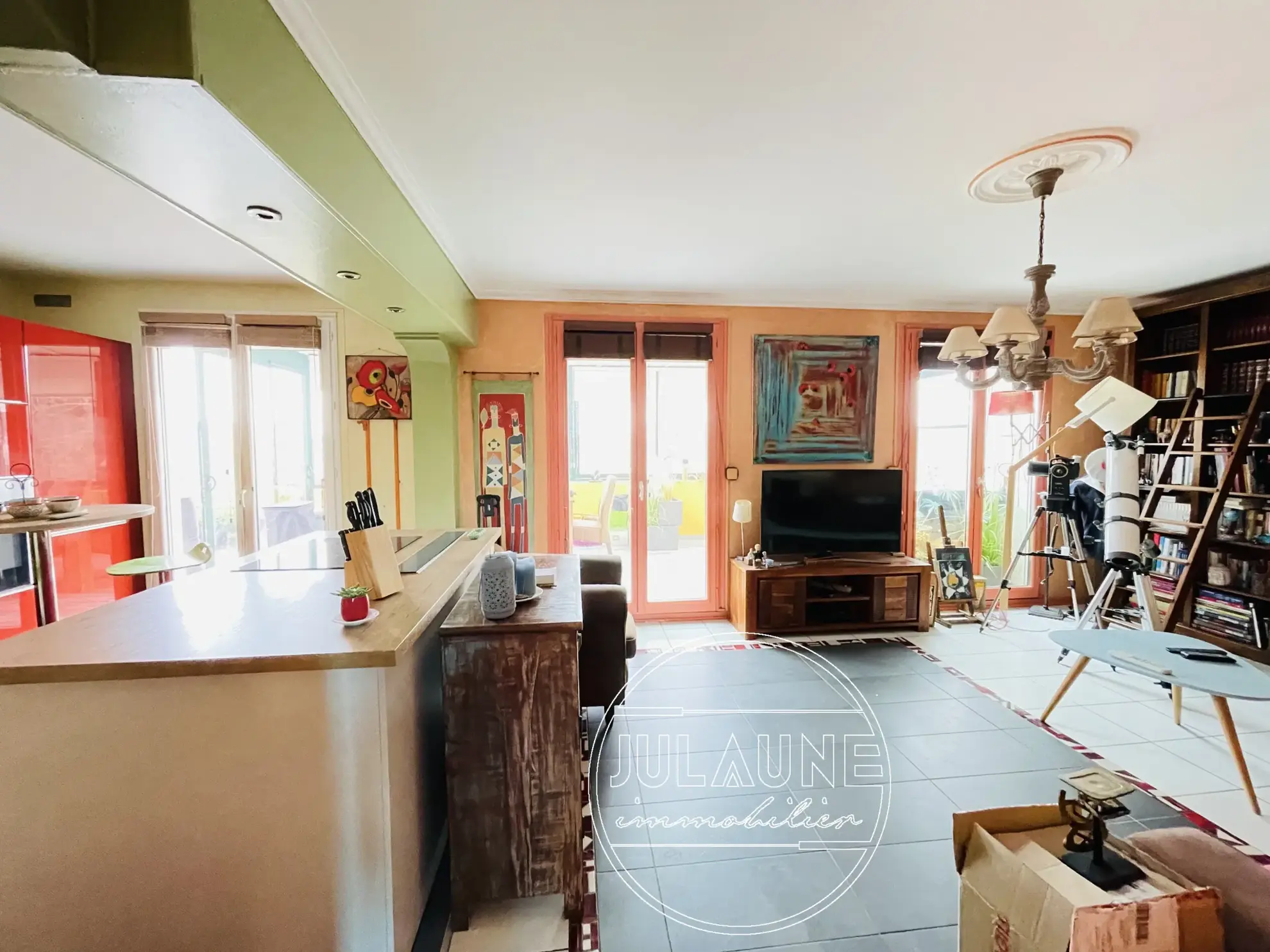 Maison familiale à Isle avec 4 chambres, véranda chauffée et jardin oasis 