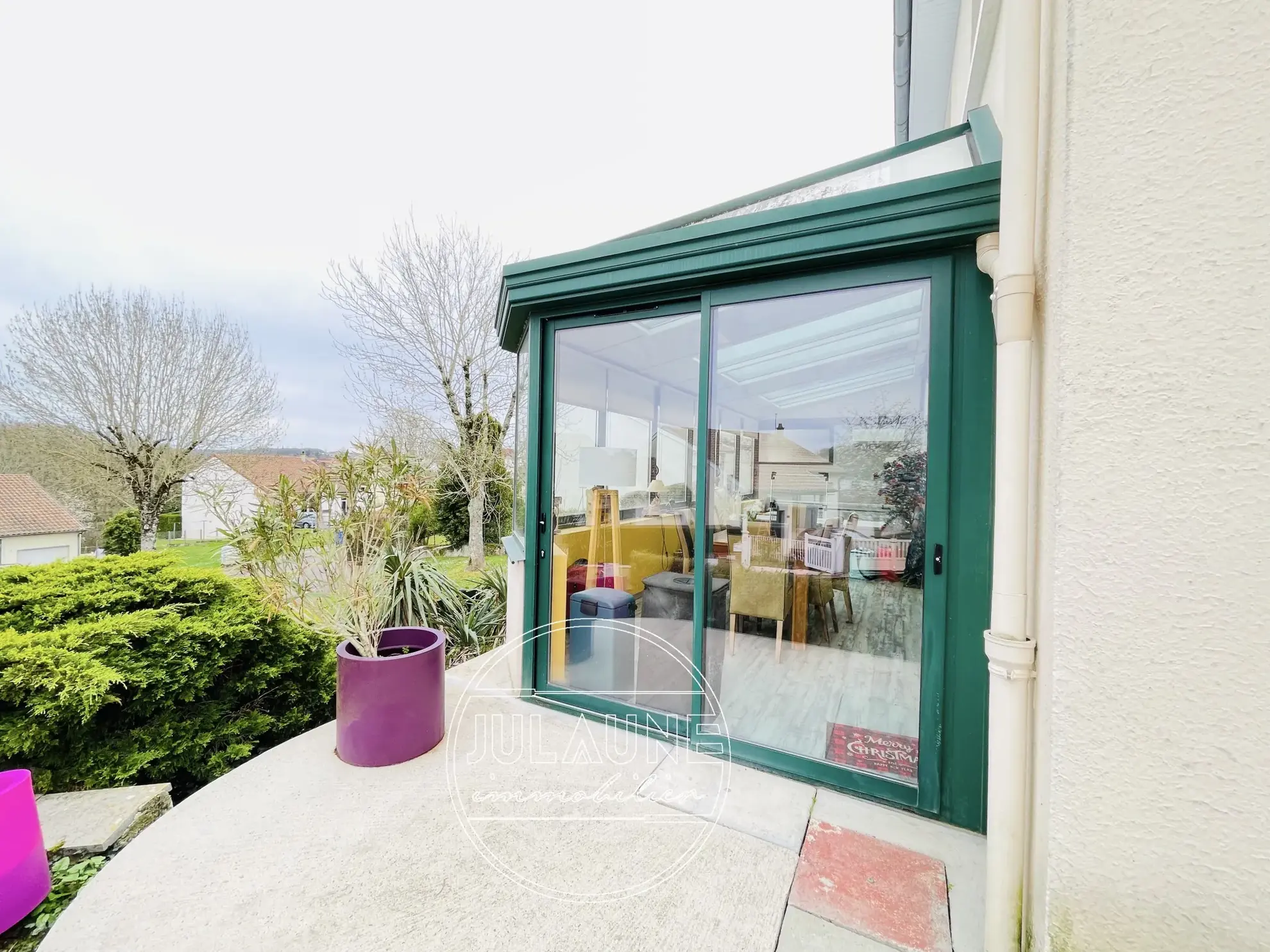 Maison familiale à Isle avec 4 chambres, véranda chauffée et jardin oasis 