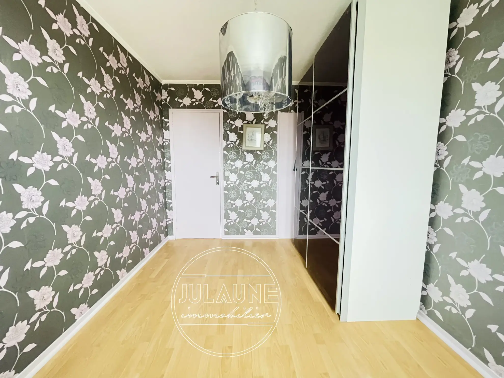 Maison familiale à Isle avec 4 chambres, véranda chauffée et jardin oasis 