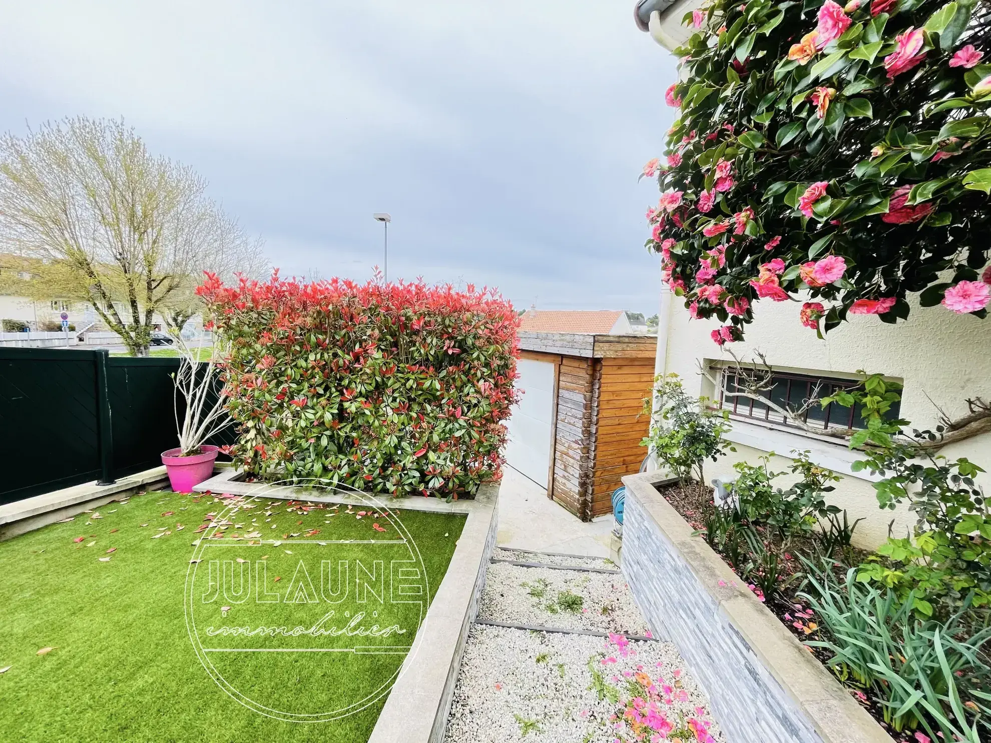 Maison familiale à Isle avec 4 chambres, véranda chauffée et jardin oasis 