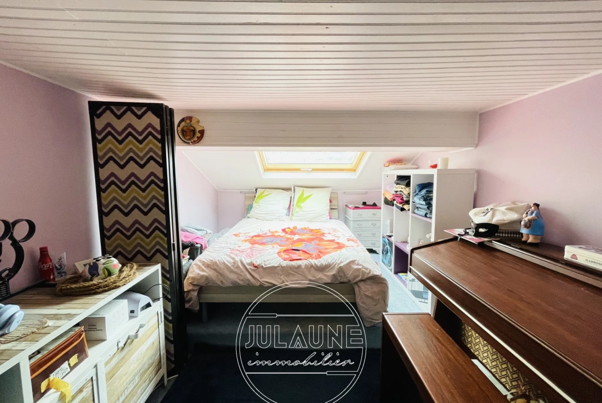 Maison familiale à Isle avec 4 chambres, véranda chauffée et jardin oasis 