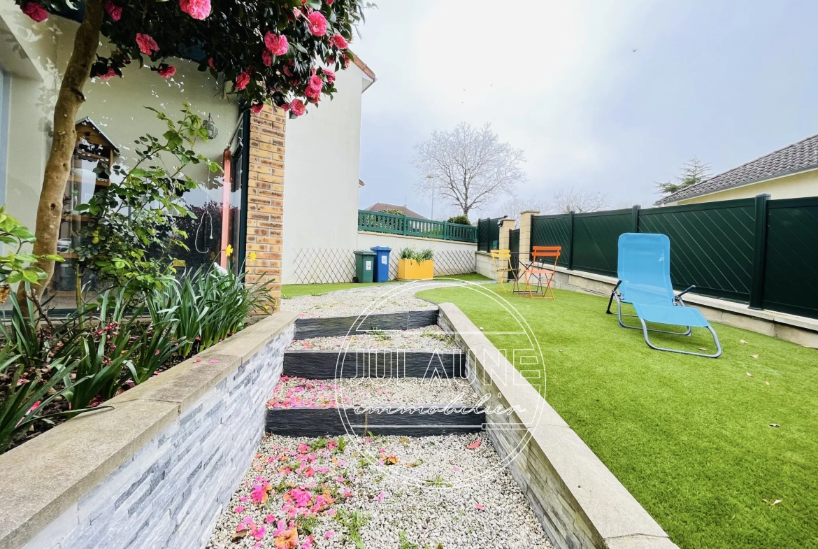 Maison familiale à Isle avec 4 chambres, véranda chauffée et jardin oasis 