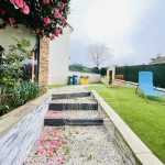 Maison familiale à Isle avec 4 chambres, véranda chauffée et jardin oasis