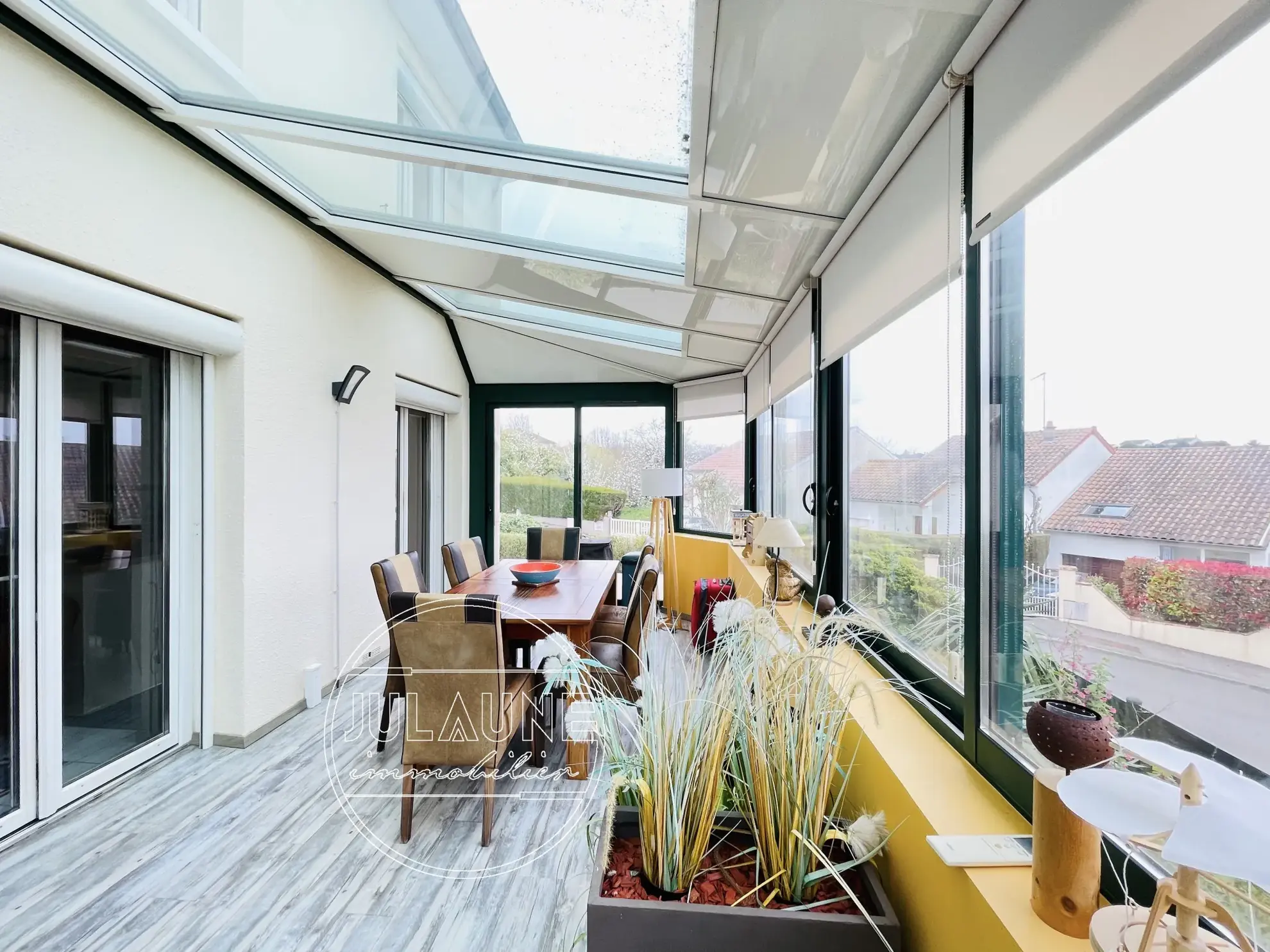 Maison familiale à Isle avec 4 chambres, véranda chauffée et jardin oasis 