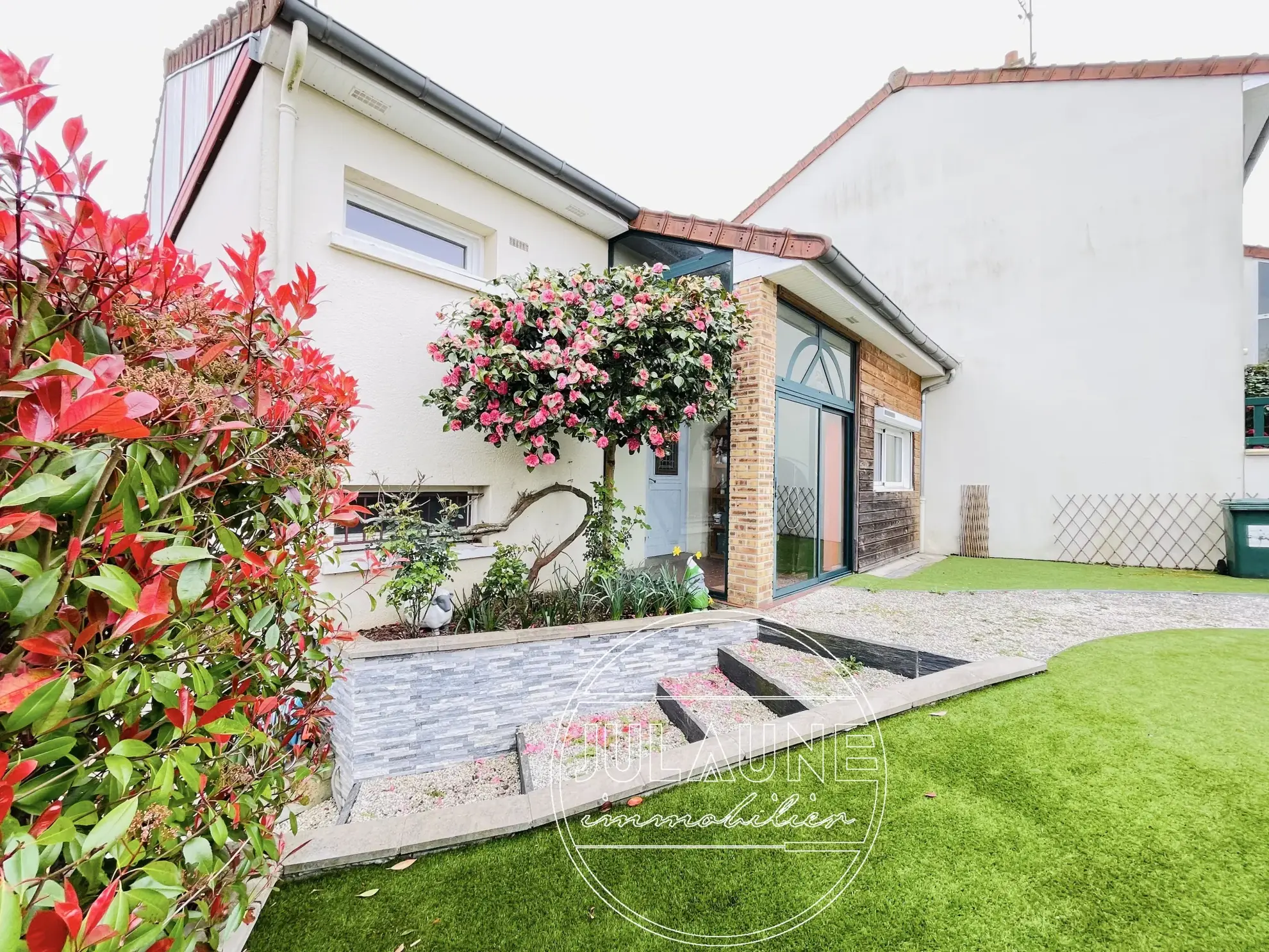 Maison familiale à Isle avec 4 chambres, véranda chauffée et jardin oasis 