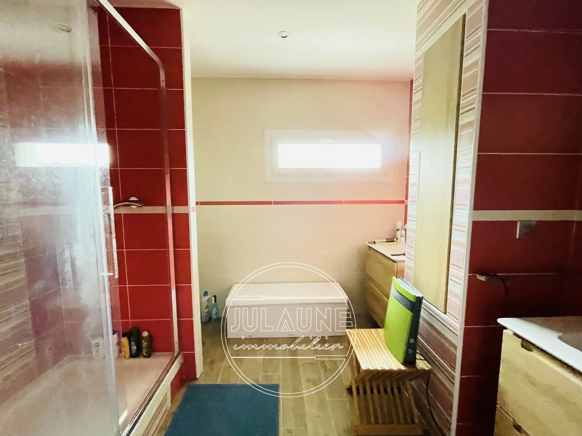Maison familiale à Isle avec 4 chambres, véranda chauffée et jardin oasis 