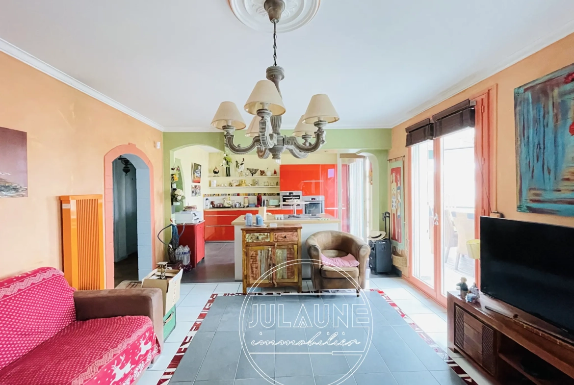 Maison familiale à Isle avec 4 chambres, véranda chauffée et jardin oasis 