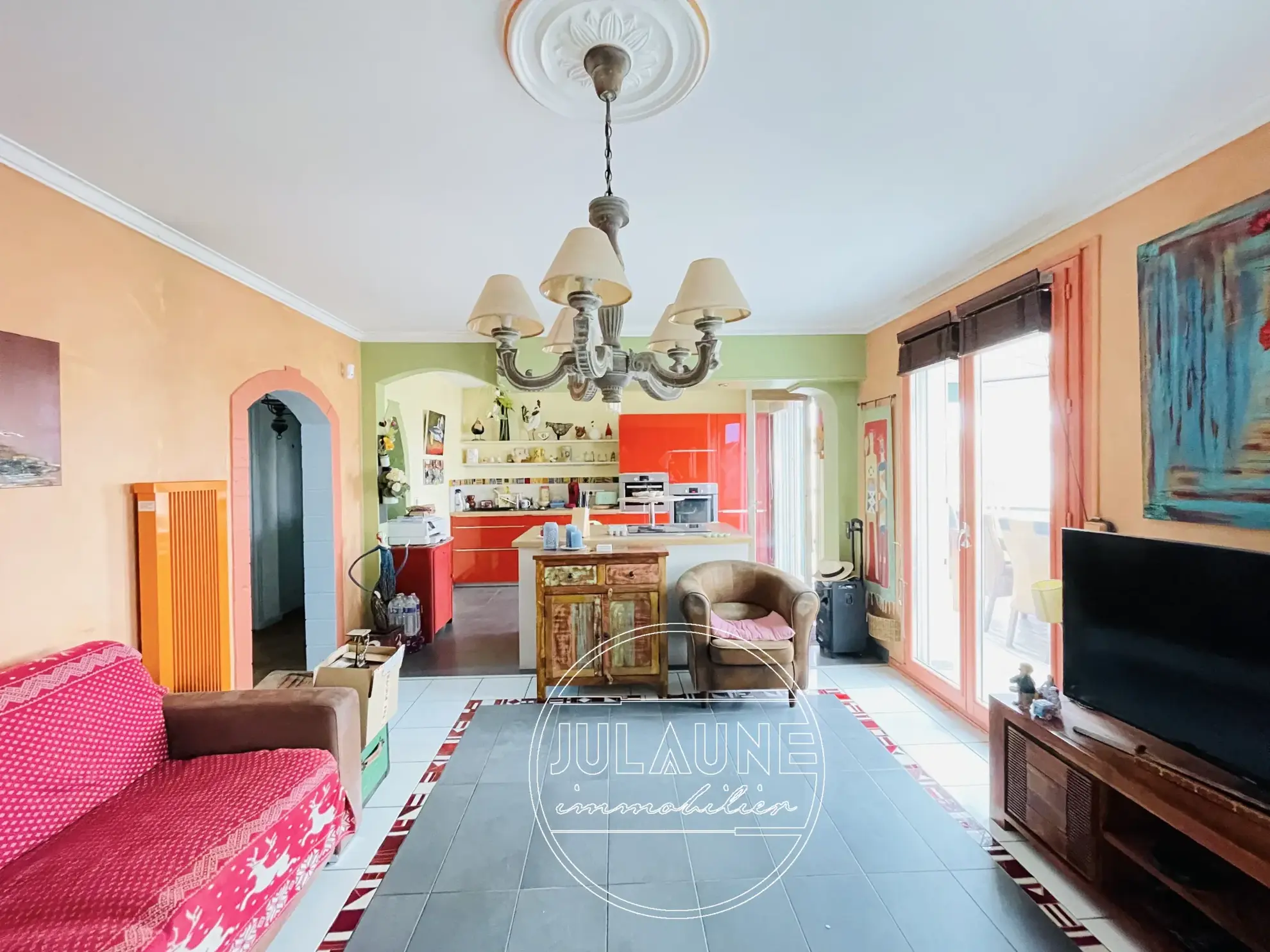 Maison familiale à Isle avec 4 chambres, véranda chauffée et jardin oasis 