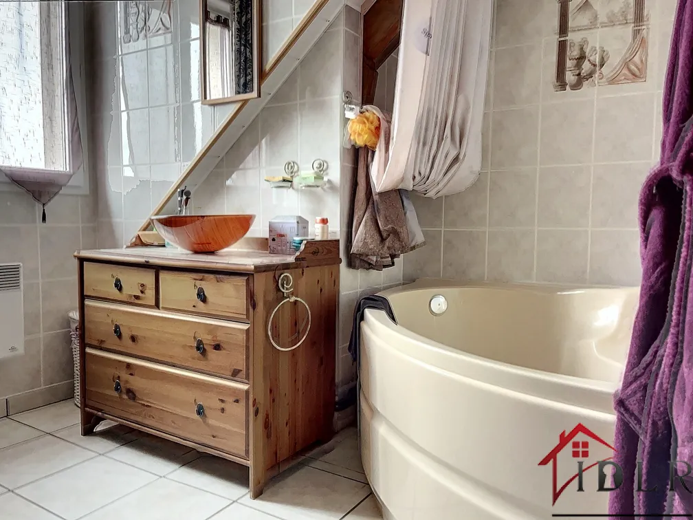 Magnifique maison de plain-pied à Chalindrey avec véranda et terrain clos 