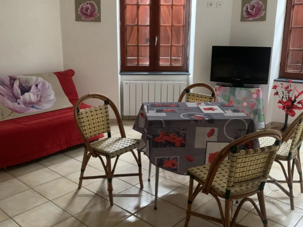 Maison de bourg à vendre à Lezoux, 90 m², 2 chambres, potentiel à personnaliser