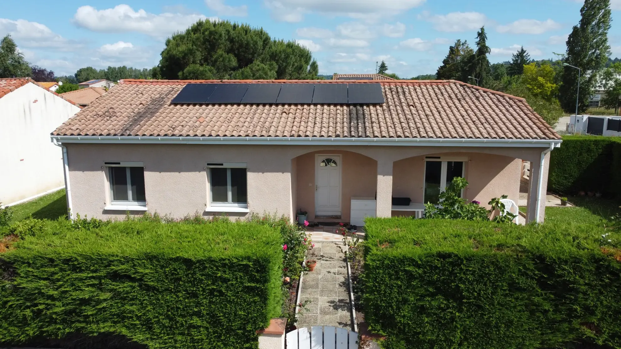 Belle maison 4 chambres à Boe – Plain-pied, jardin et économies d’énergie 