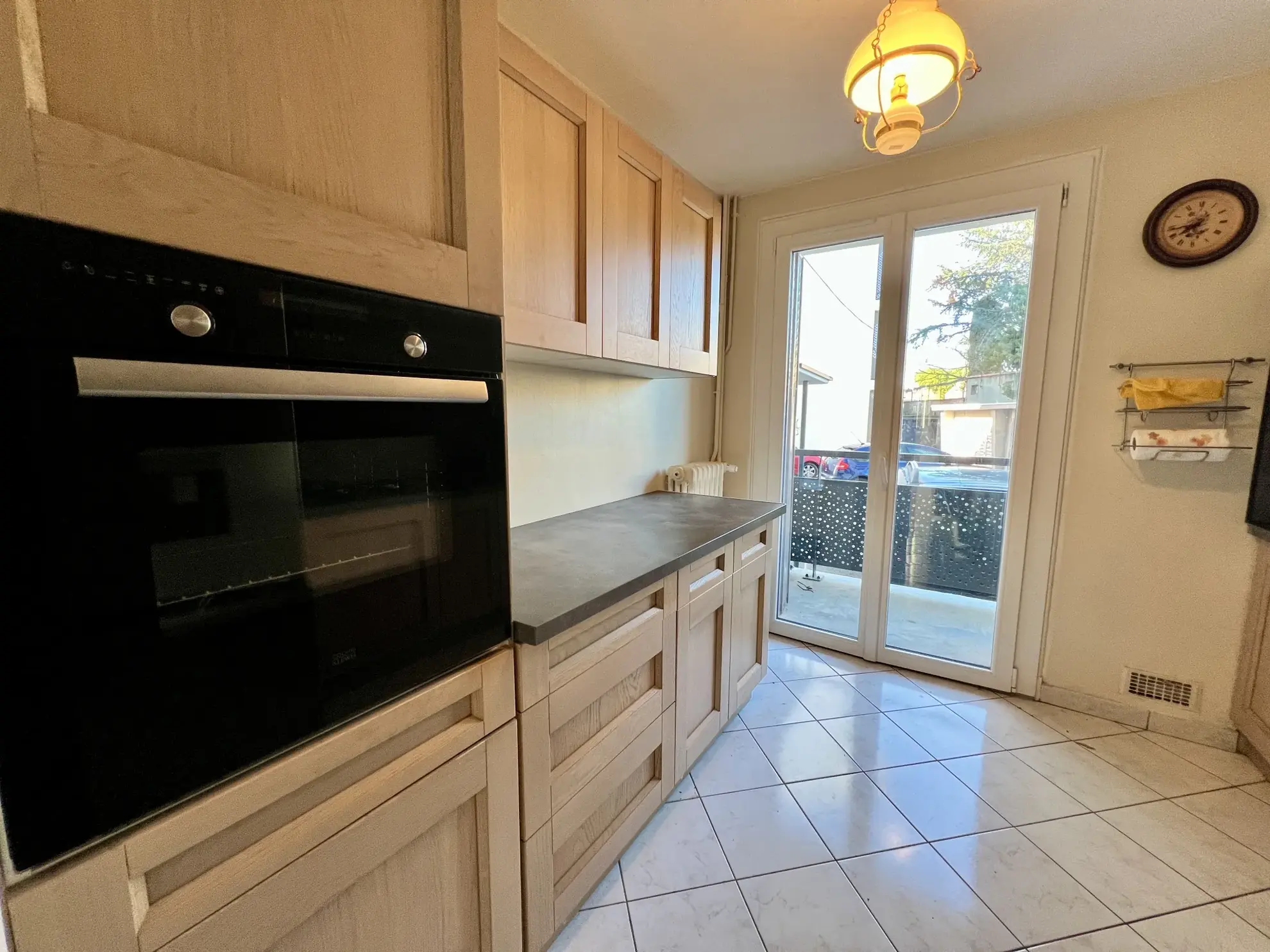 Appartement T4 rénové avec balcon et garage à Carcassonne 