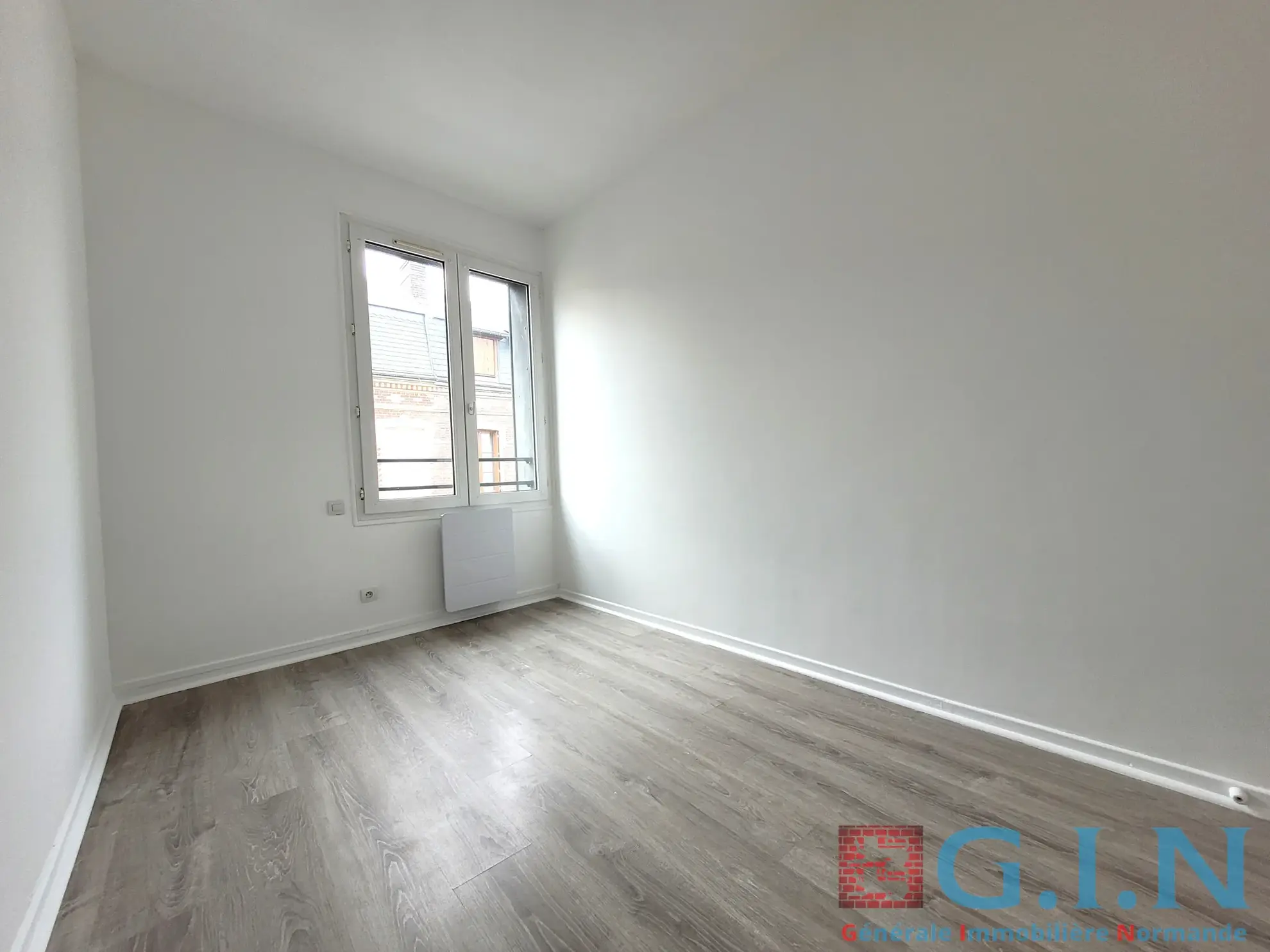 Appartement T5 de 111 m² à Fecamp, proche de la plage, avec parking 