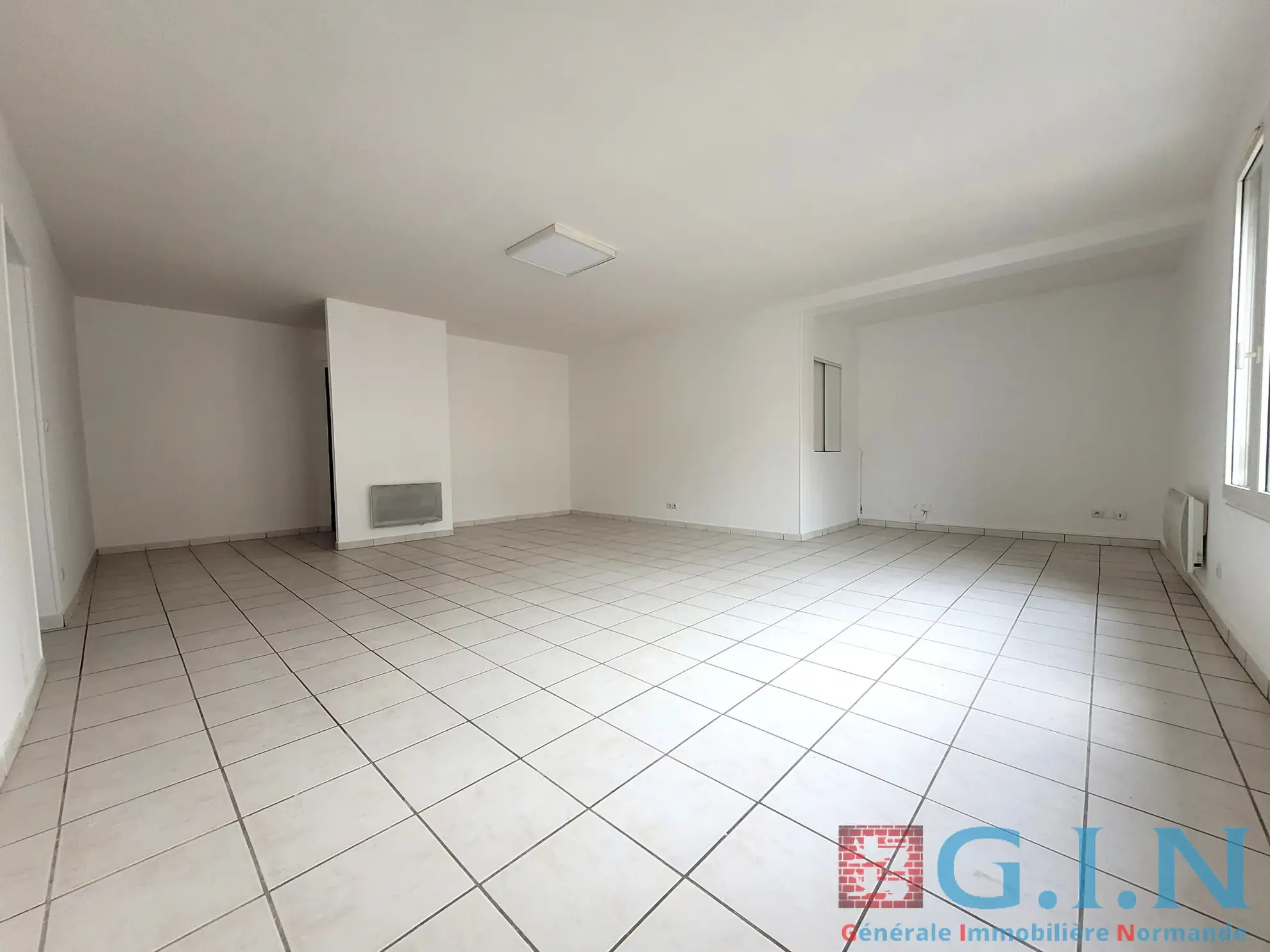 Appartement T5 de 111 m² à Fecamp, proche de la plage, avec parking 