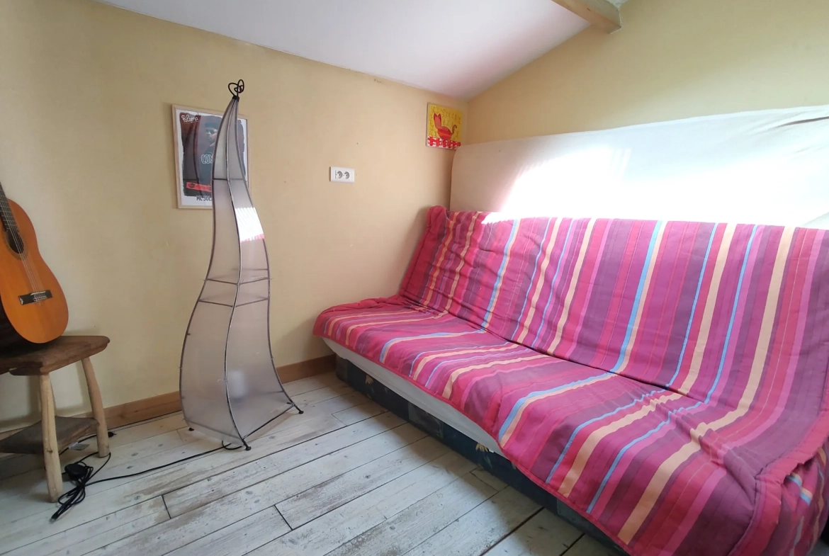 À vendre maison à Saint-Christol avec vue imprenable et grand extérieur 