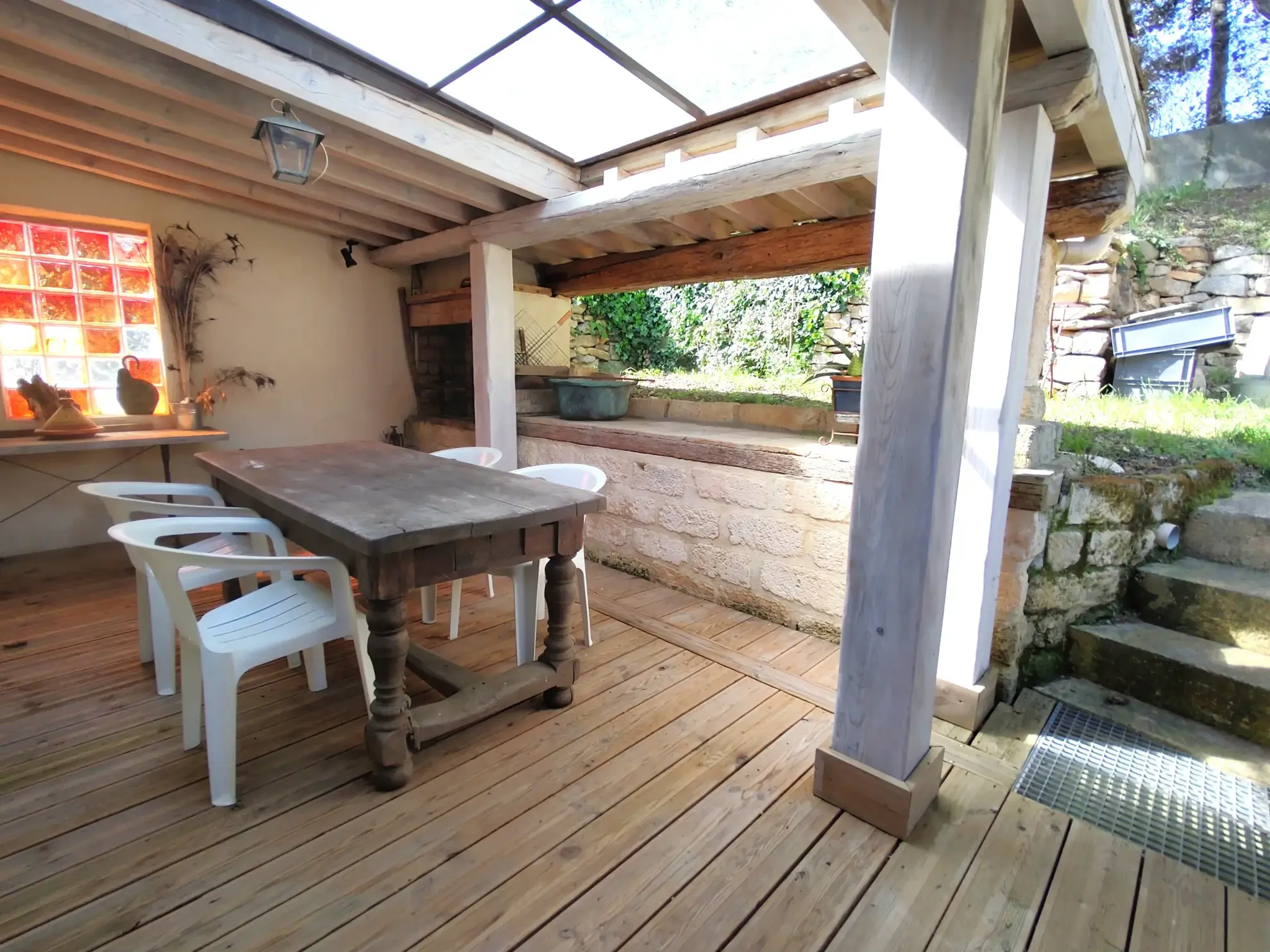 À vendre maison à Saint-Christol avec vue imprenable et grand extérieur 