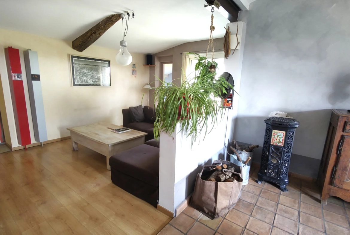 À vendre maison à Saint-Christol avec vue imprenable et grand extérieur 