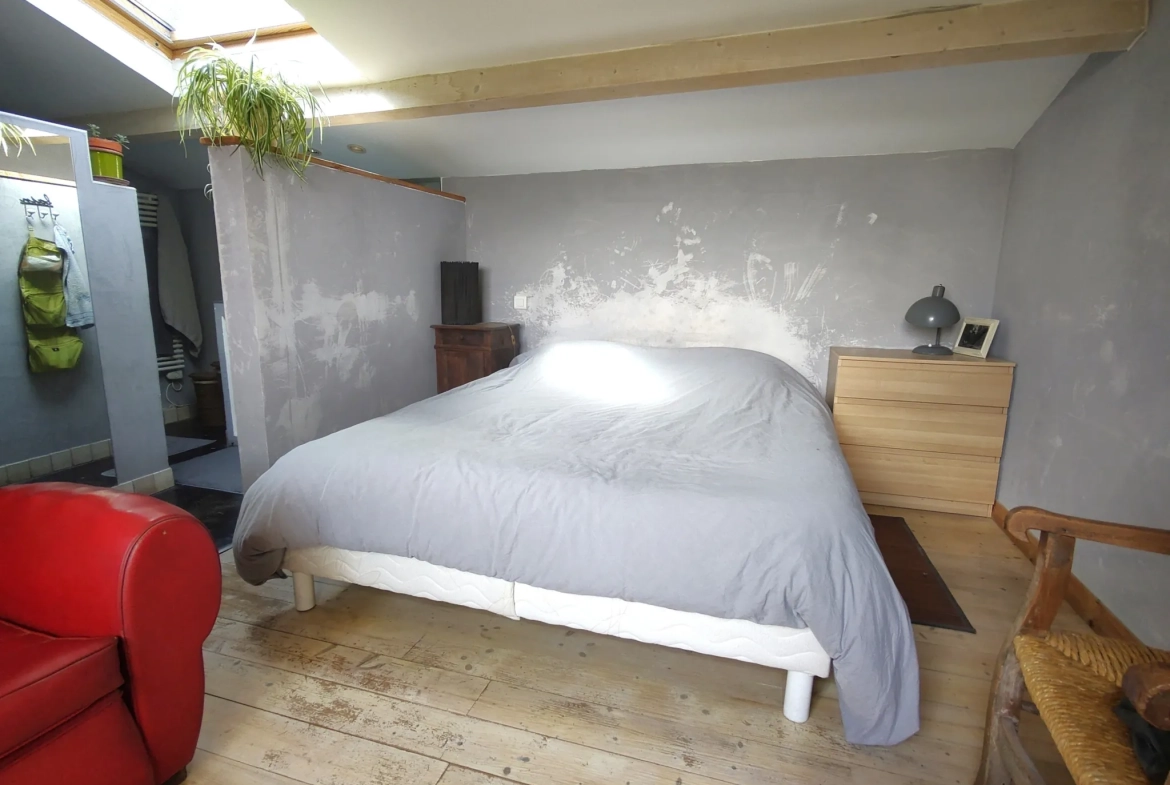 À vendre maison à Saint-Christol avec vue imprenable et grand extérieur 