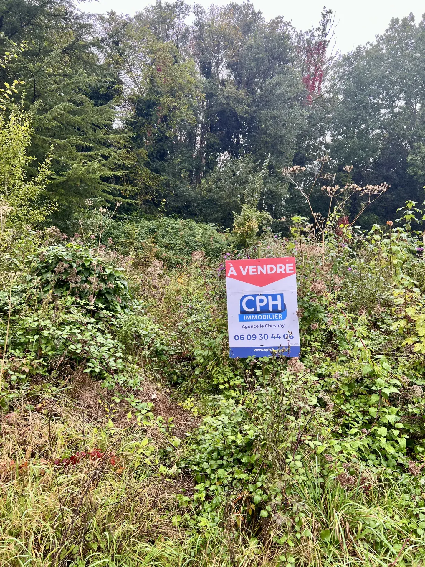 Terrain constructible à Hardricourt avec vue sur Vexin et permis validé 