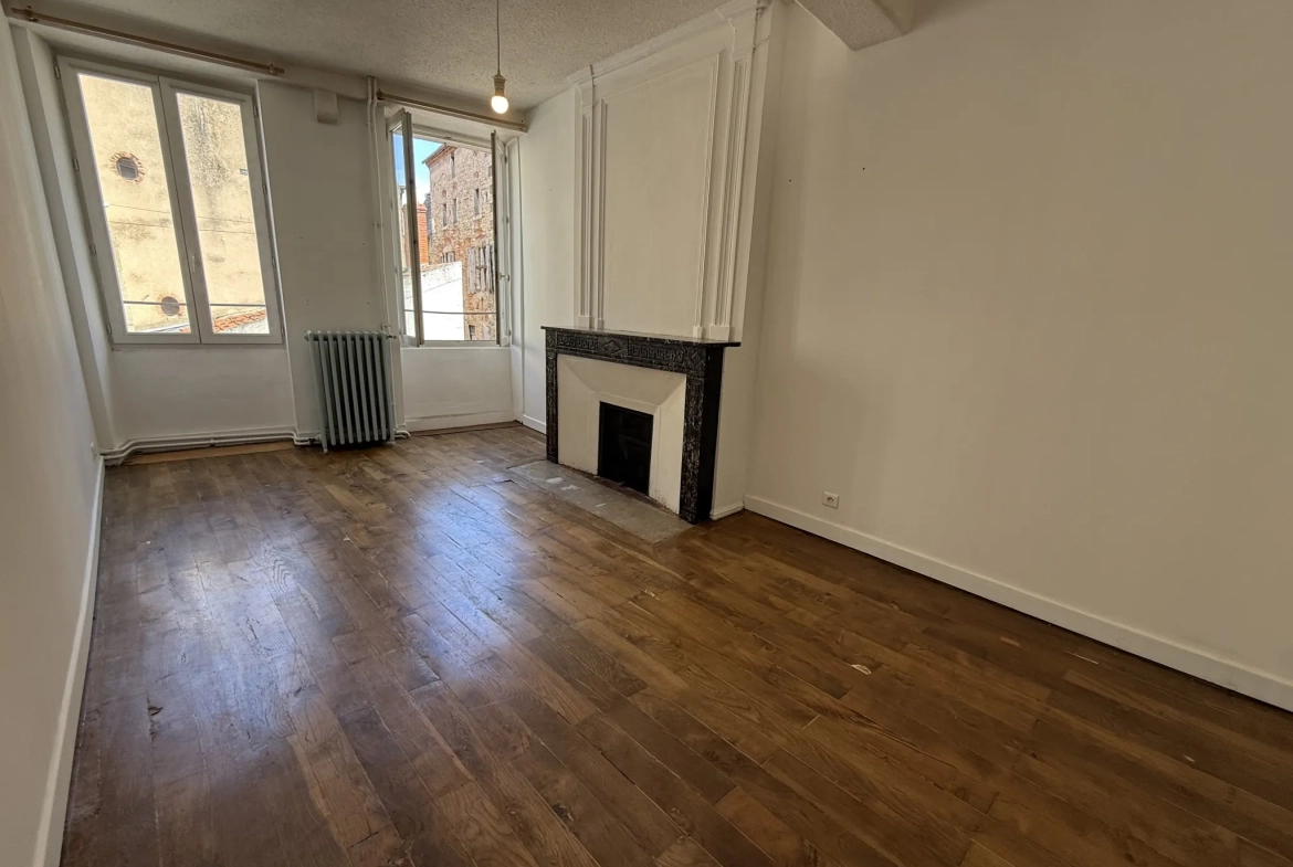 Maison de ville à Gannat - 159m², garage, 4 chambres, charme d'origine 