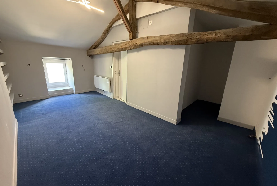 Maison de ville à Gannat - 159m², garage, 4 chambres, charme d'origine 