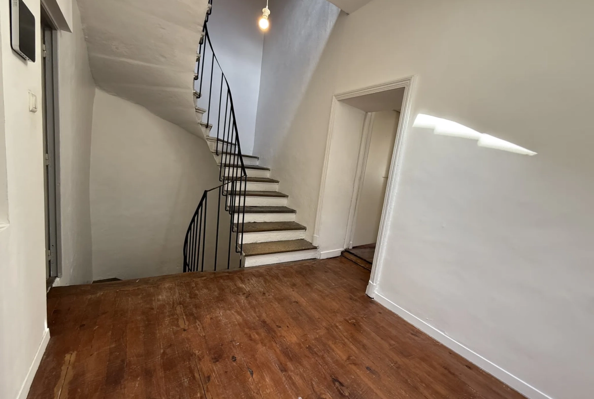 Maison de ville à Gannat - 159m², garage, 4 chambres, charme d'origine 