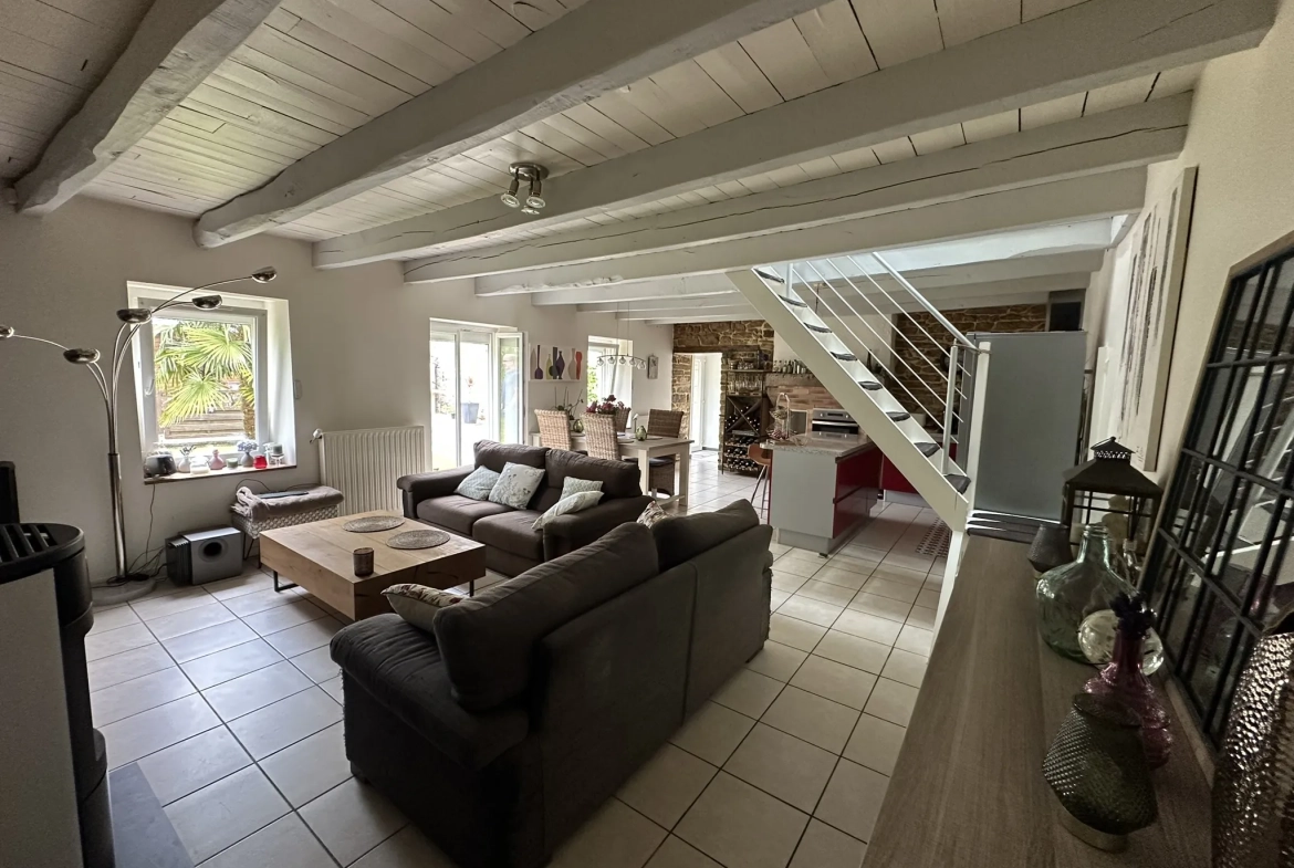Charmante longère en pierre à Camors, proche de la forêt, 90 m² habitables avec potentiel d'extension 