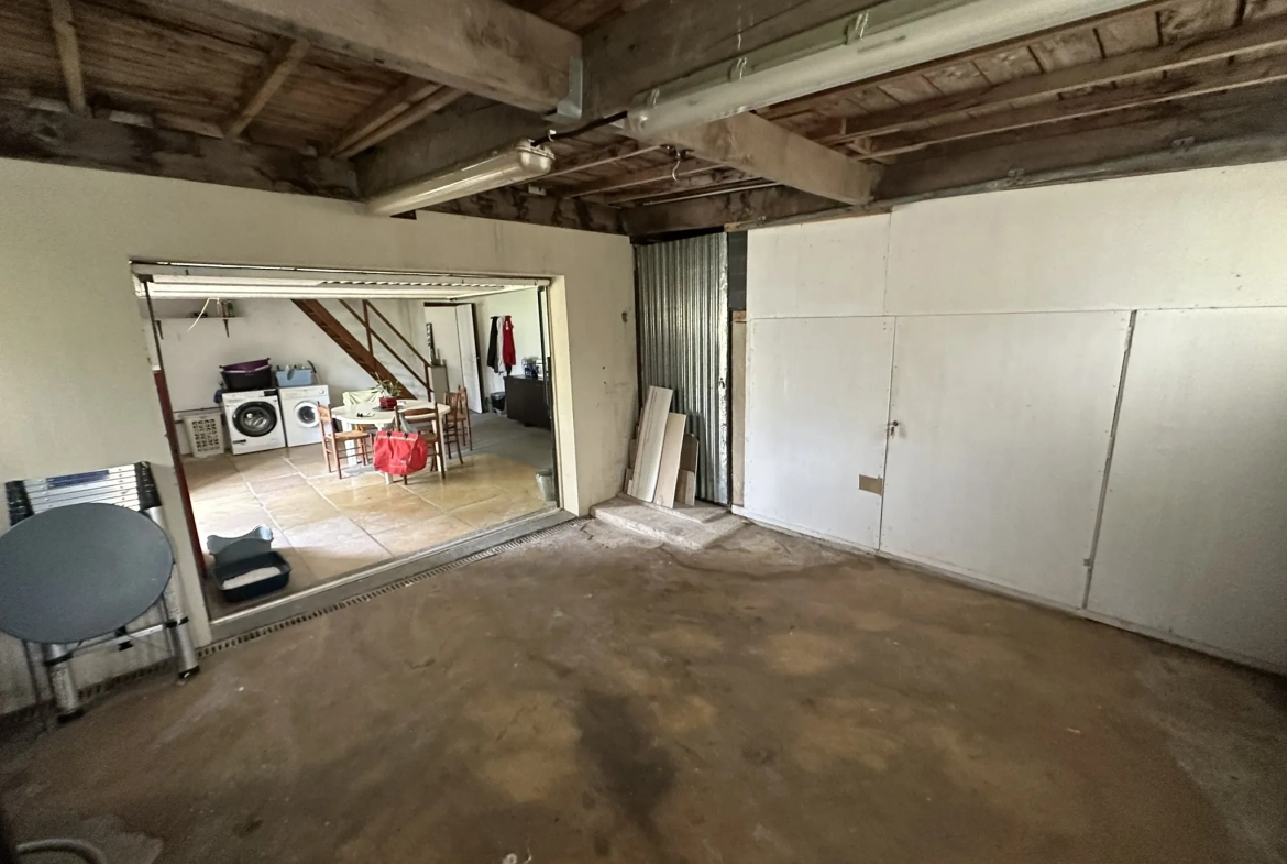 Charmante longère en pierre à Camors, proche de la forêt, 90 m² habitables avec potentiel d'extension 