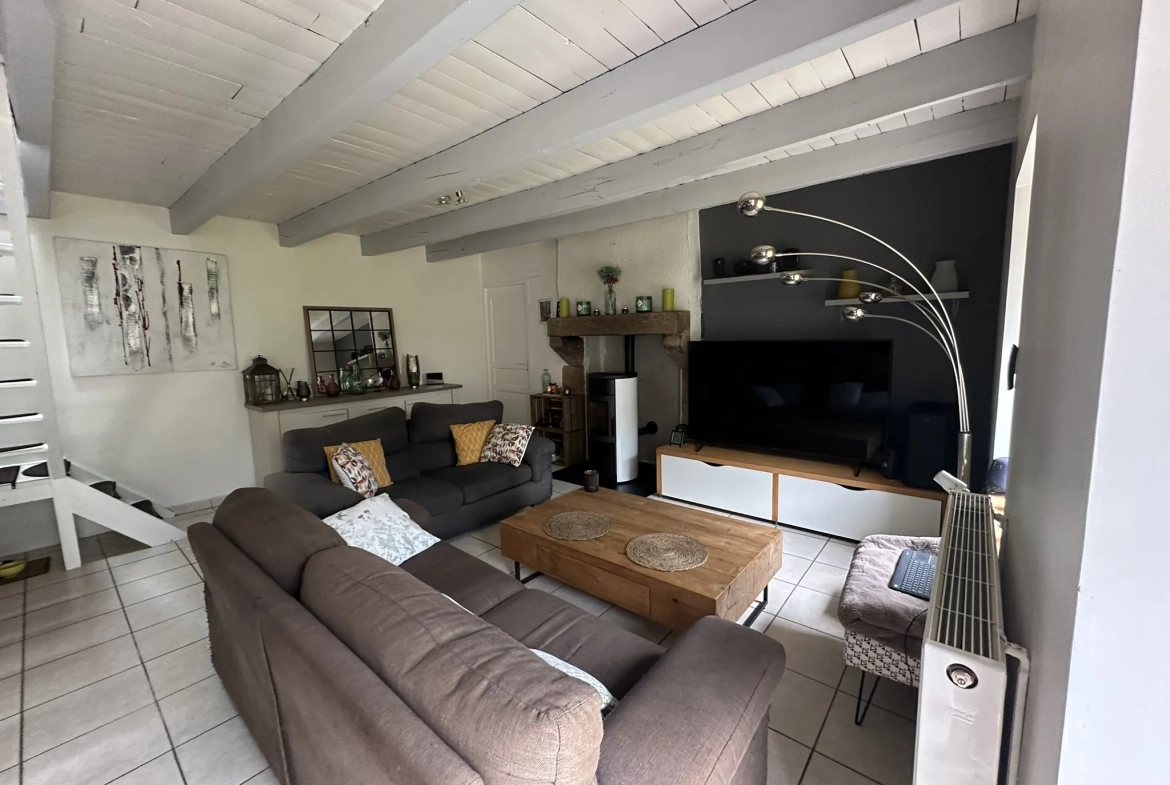 Charmante longère en pierre à Camors, proche de la forêt, 90 m² habitables avec potentiel d'extension 