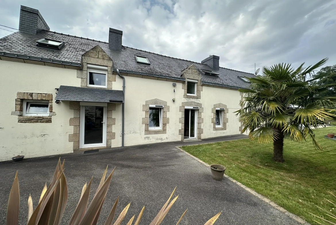 Charmante longère en pierre à Camors, proche de la forêt, 90 m² habitables avec potentiel d'extension 