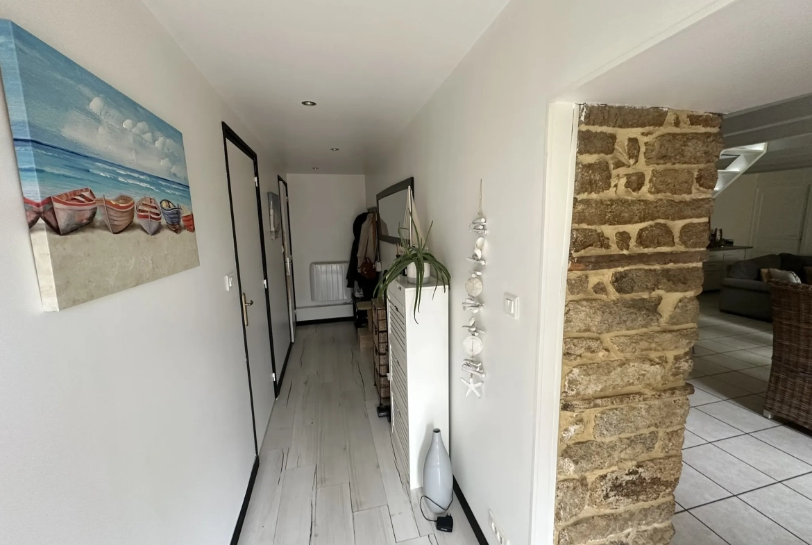 Charmante longère en pierre à Camors, proche de la forêt, 90 m² habitables avec potentiel d'extension 