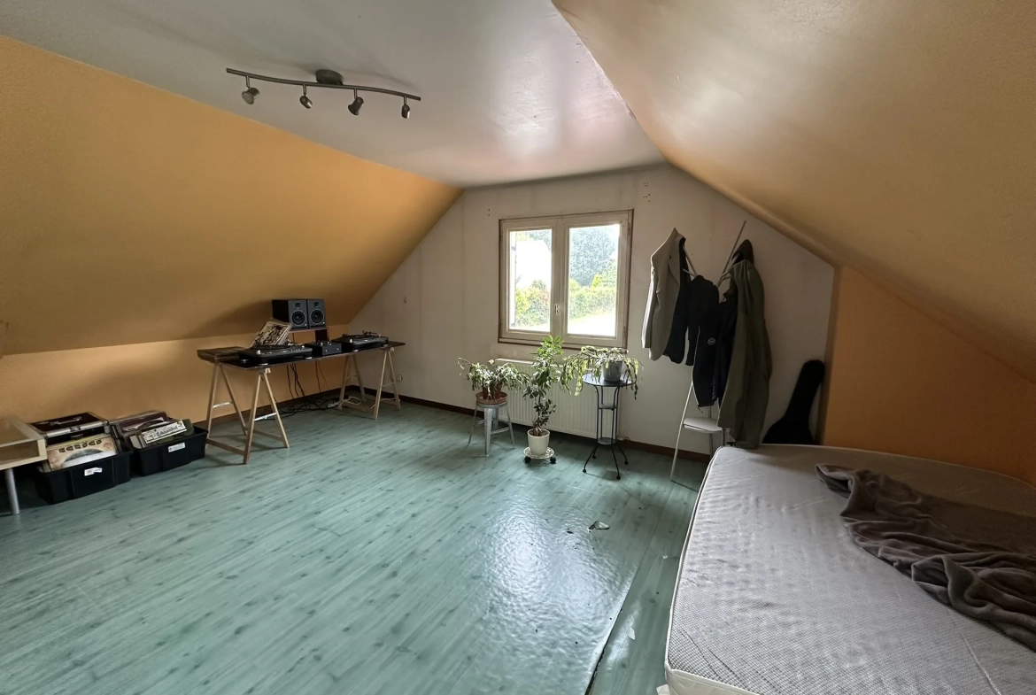 Charmante longère en pierre à Camors, proche de la forêt, 90 m² habitables avec potentiel d'extension 