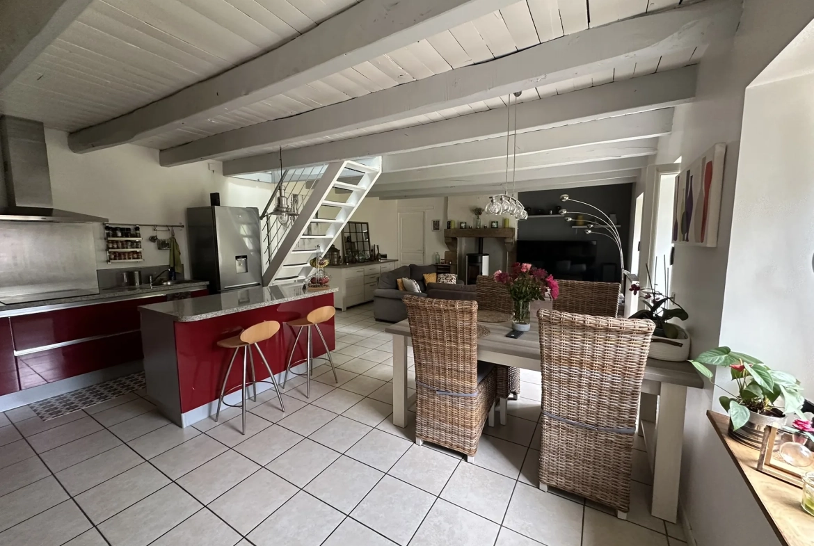 Charmante longère en pierre à Camors, proche de la forêt, 90 m² habitables avec potentiel d'extension 