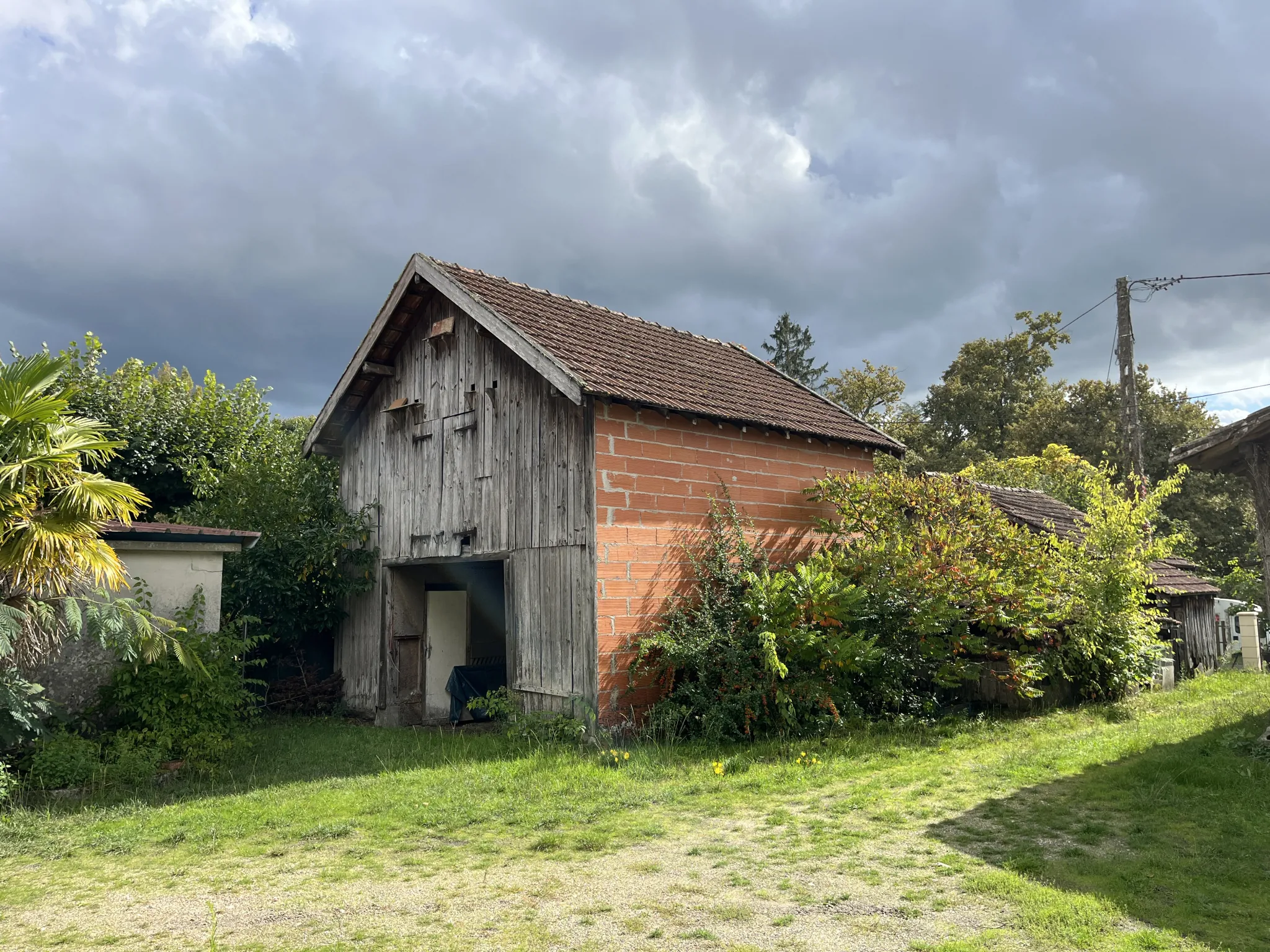 Maison de 210 m² avec dépendances à Captieux, potentiel élevé 