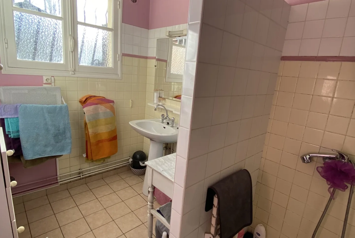 Maison de 210 m² avec dépendances à Captieux, potentiel élevé 