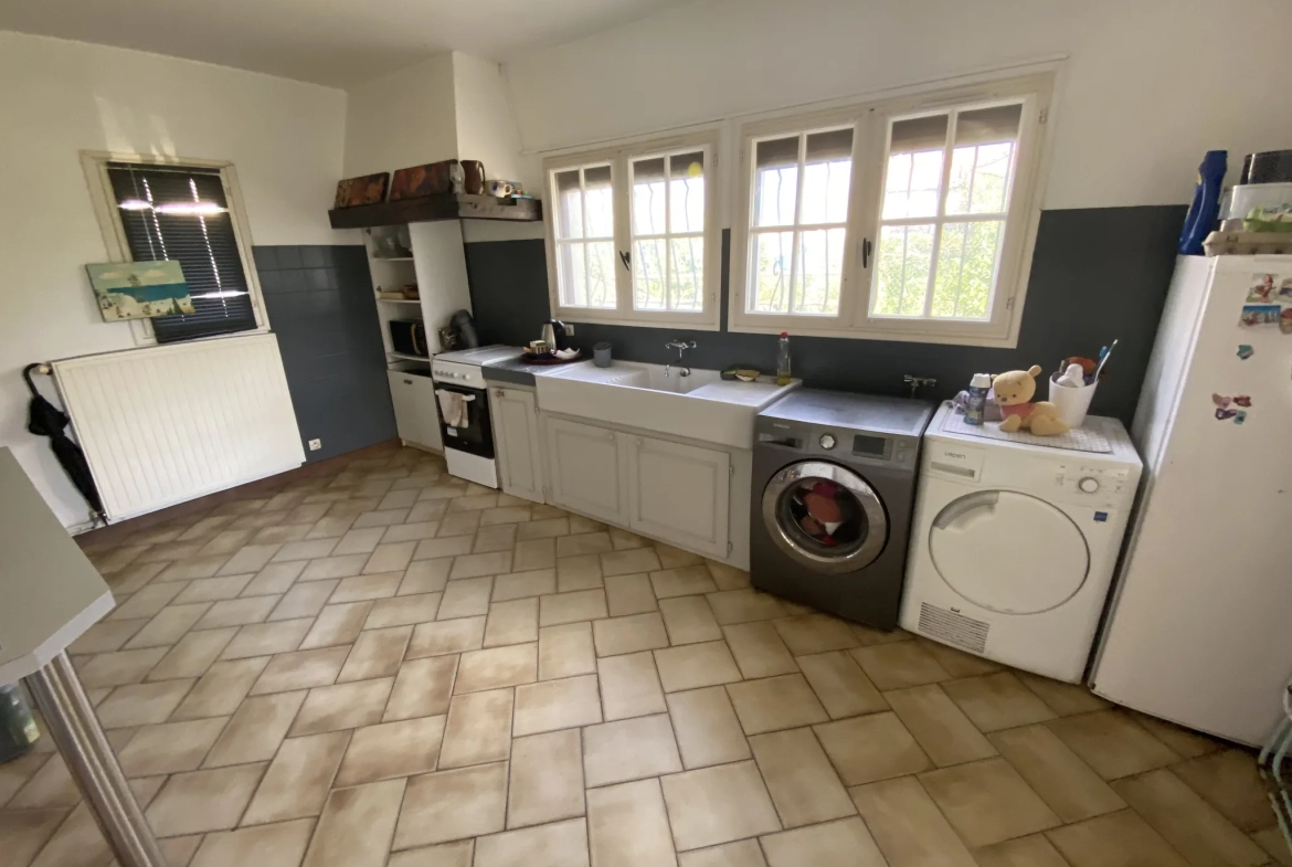 Maison de 210 m² avec dépendances à Captieux, potentiel élevé 