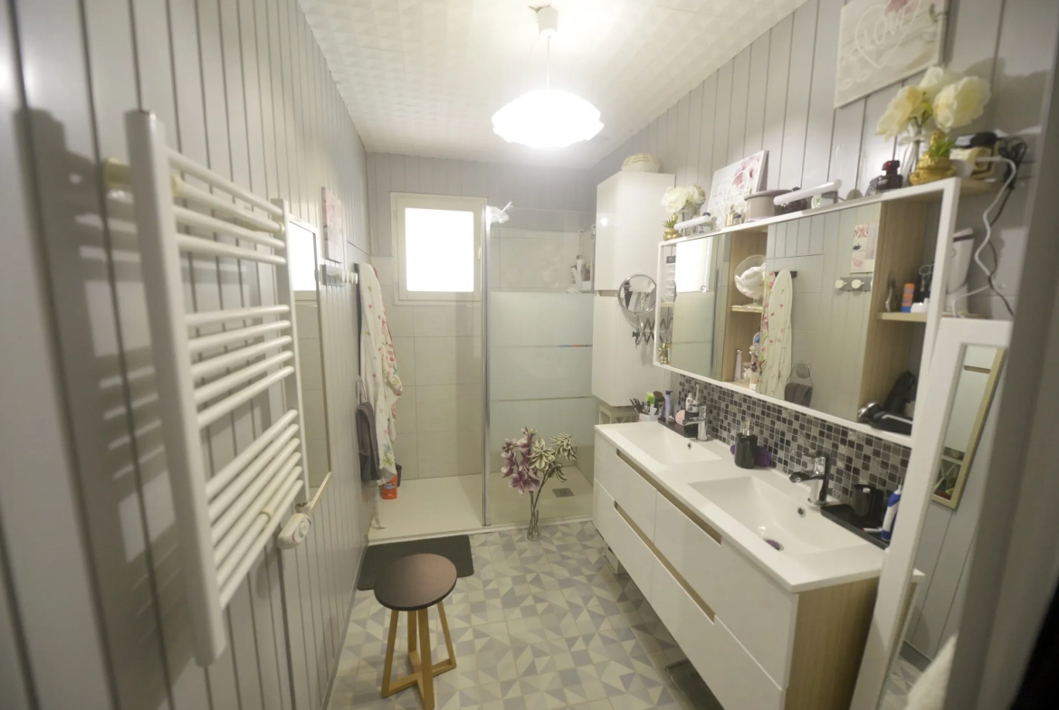 Maison en vente à Cozes avec piscine, jardin et grande terrasse - Idéal résidence principale 