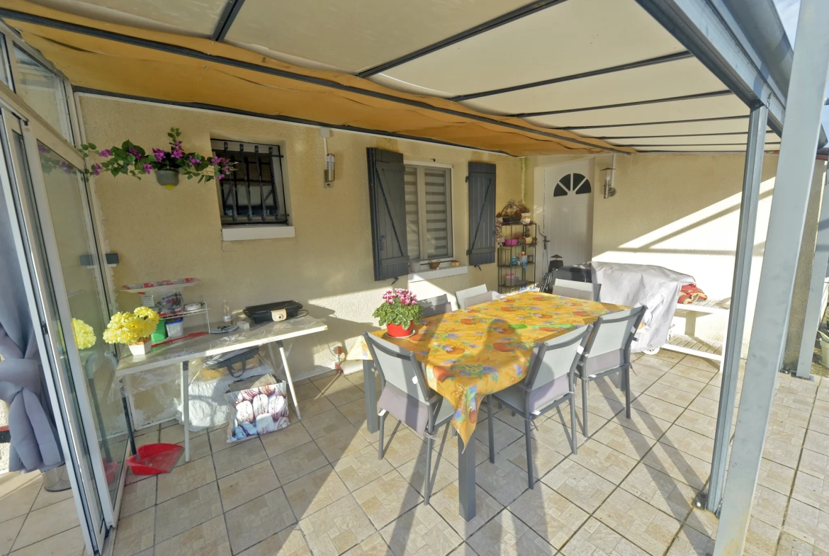 Maison en vente à Cozes avec piscine, jardin et grande terrasse - Idéal résidence principale 