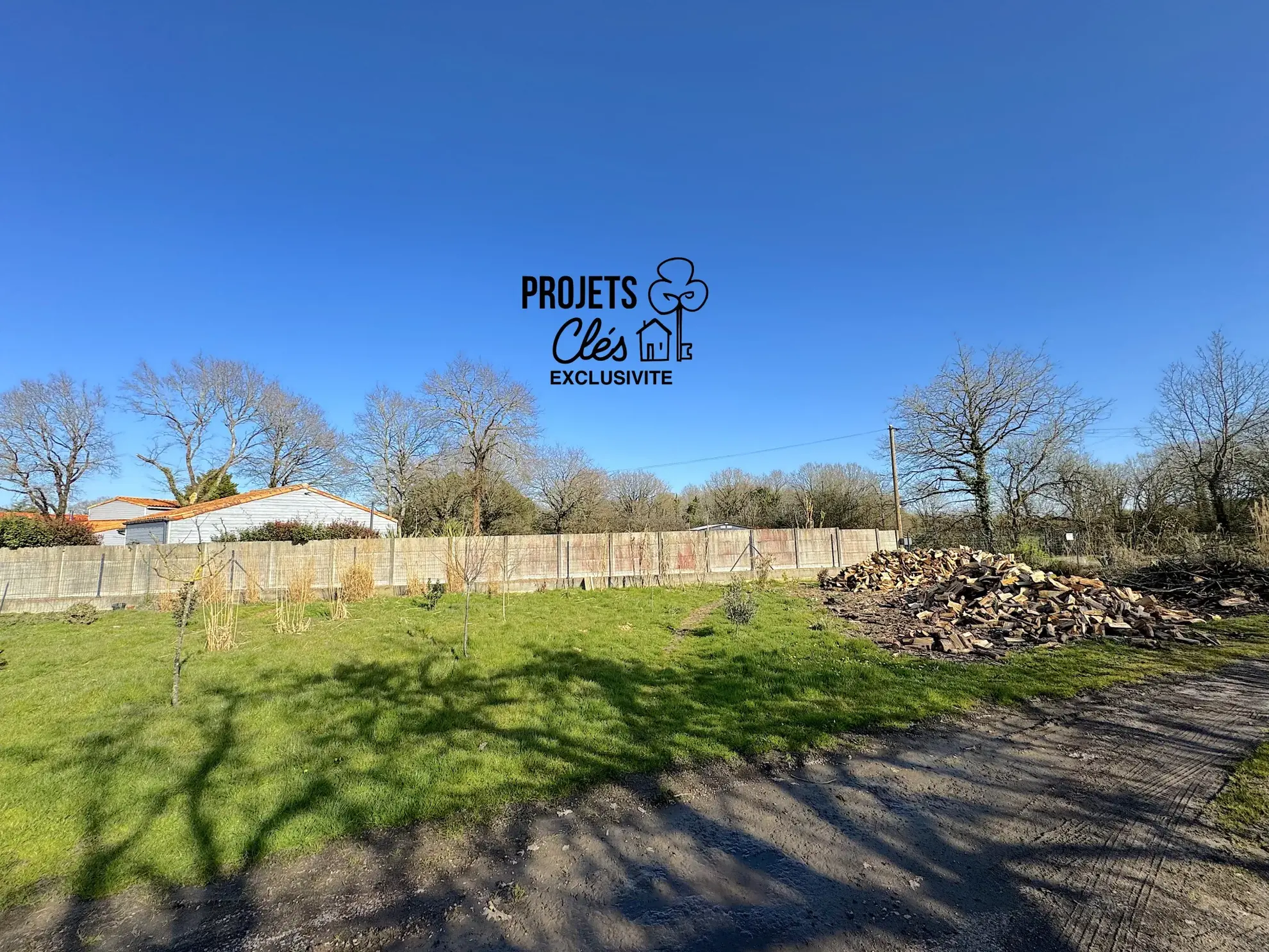 Terrain de 771 m² à Grosbreuil, Opportunité à Saisir – Non viabilisé et hors lotissement 