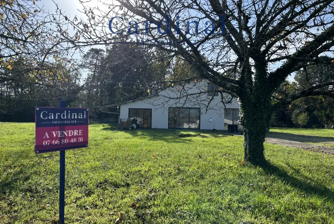 Maison à finir de rénover avec grand parc à Coursac – Potentiel exceptionnel 